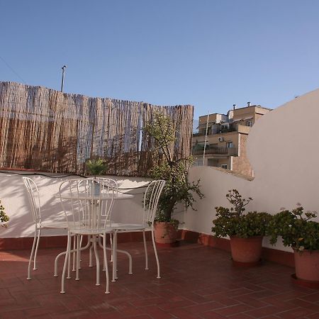 Lovely Apartment With A Terrace บาร์เซโลนา ภายนอก รูปภาพ